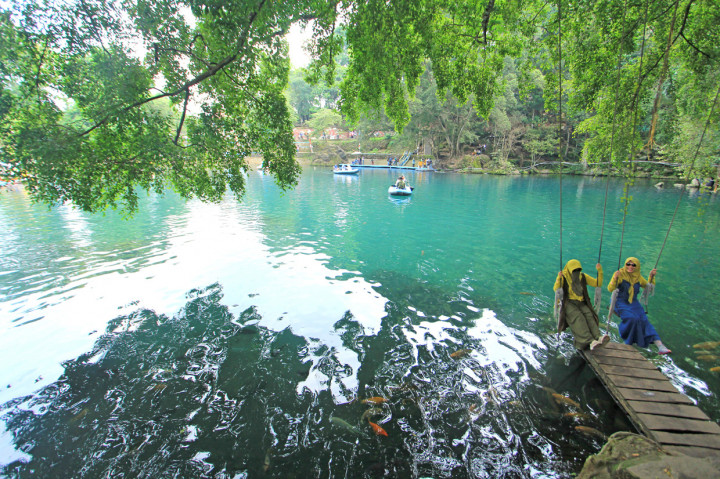 Wisata Telaga Cirerem yang dikelola Bundes setempat terletak di lembah Gunung Ciremai dan merupakan salah satu tujuan wisata di Kabupaten Kuningan yang kian banyak diminati wisatawan. 