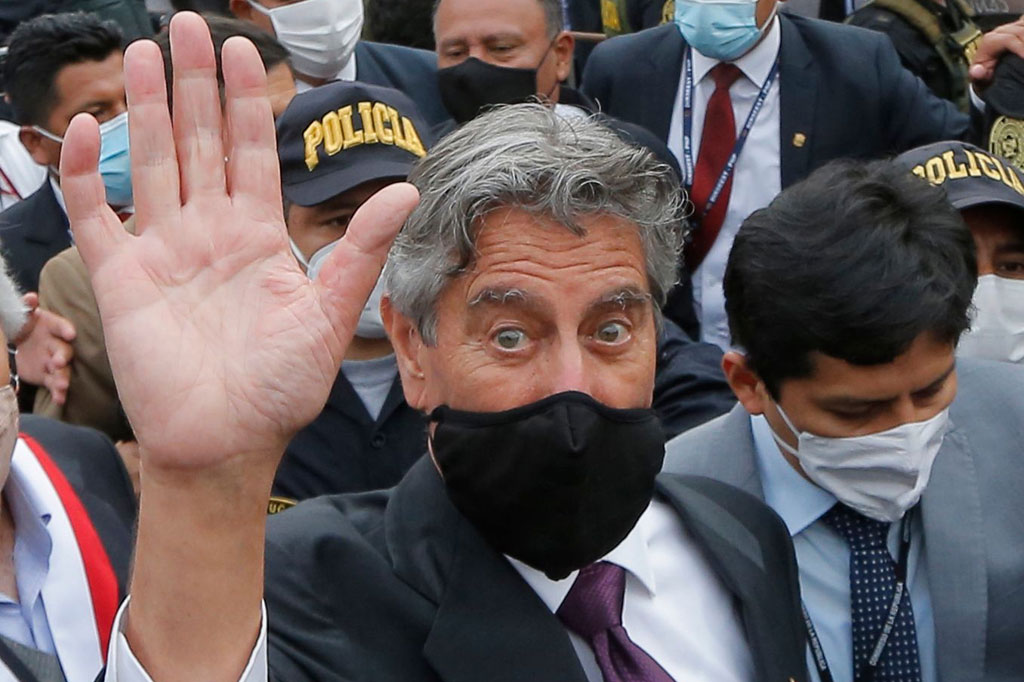 Kongres Peru pada Senin, 16 November 2020 waktu setempat, memilih seorang mantan pejabat Bank Dunia sebagai presiden baru negara Amerika Selatan itu. Pria yang berusia 76 tahun itu merupakan presiden ketiga Peru dalam seminggu.
