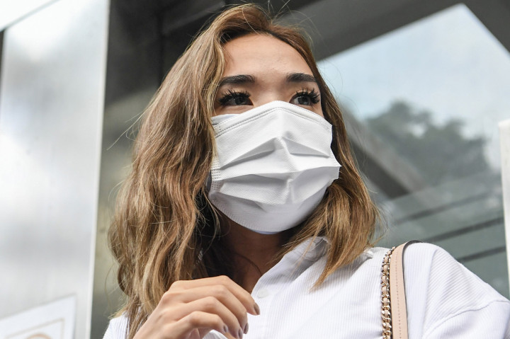 Namun, Gisel memilih berlalu meninggalkan kerumunan wartawan tanpa mau memberikan komentar.