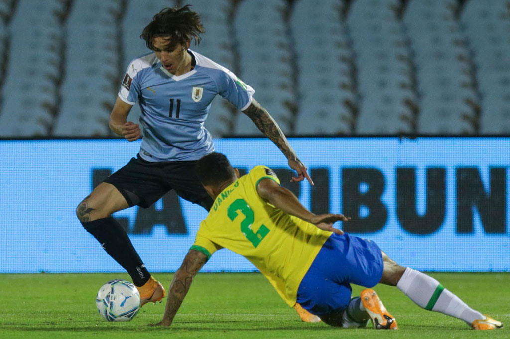 Tuan rumah langsung merespon dan pada menit keempat mendapat peluang emas untuk mencetak gol. Sayang tembakan keras striker  Benifica Uruguay yang berusia 21 tahun, Darwin Nunez masih membentur mistar gawang.