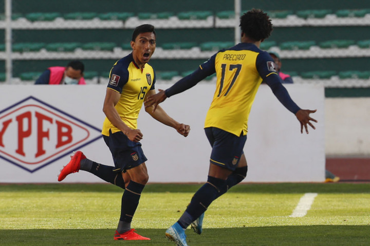 Gawang Kolombia kembali kemasukan dua menit berselang. Tembakan Angel Mena menyambut assist dari Xavier Arreaga gagal diantisipasi kiper Camilo Vargas.