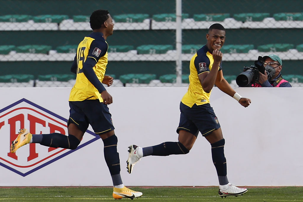 Tuan rumah akhirnya mengemas gol kelimanya pada menit ke-78. Gonzalo Plata bekerja sama memainkan operan satu dua dengan Angel Mena, untuk kemudian menyelesaikan serangan dengan tembakan kaki kiri yang memaksa kiper Kolombia Vargas kembali memungut bola dari gawangnya.