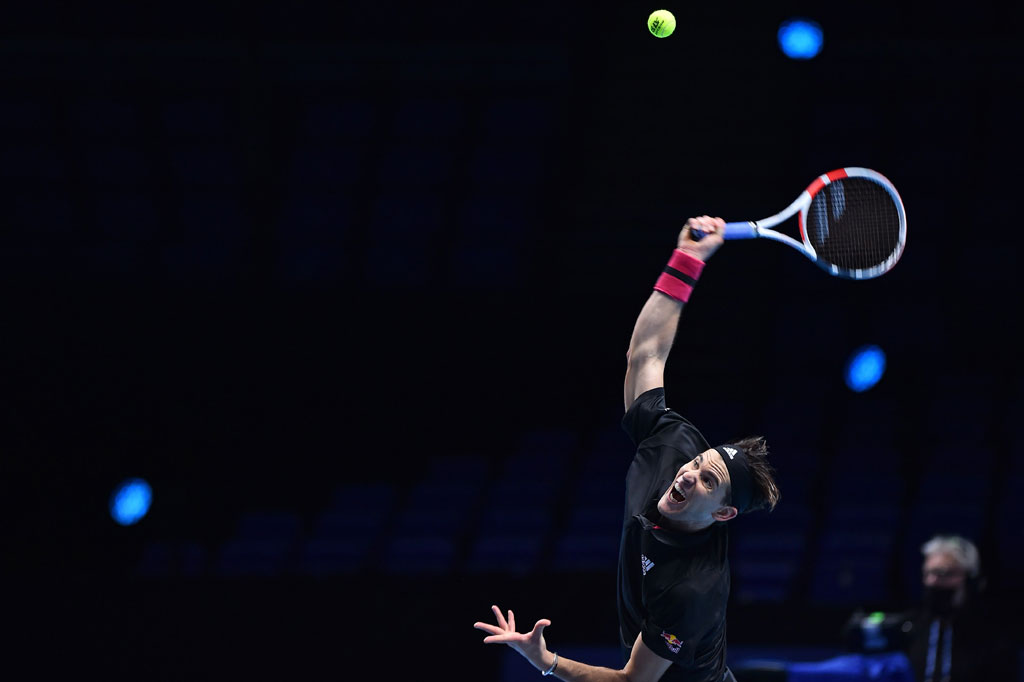 Thiem yang telah mengalahkan juara bertahan Stefanos Tsitsipas dalam pertandingan pembukaan, akan lolos ke semifinal jika Tsitsipas mengalahkan Andrey Rublev nanti.