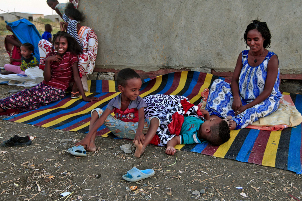 Saat ini, mereka berada di daerah perbatasan dengan Sudan dan menghadapi keadaan darurat pengungsi.
