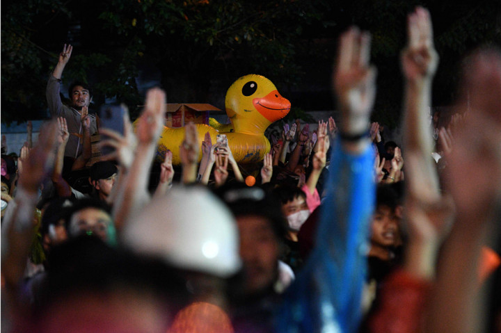 Sebanyak 55 orang terluka akibat demo tersebut. AFP Photo/Mladen Antonov
