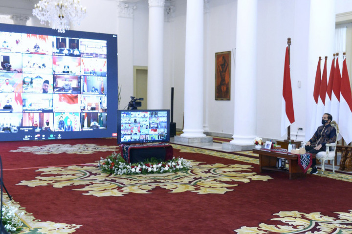 Presiden Joko Widodo membuka Rapat Koordinasi Nasional Pengadaan Barang/Jasa Pemerintah Tahun 2020 secara virtual melalui konferensi video dari Istana Kepresidenan Bogor, Provinsi Jawa Barat, pada Rabu, 18 November 2020.