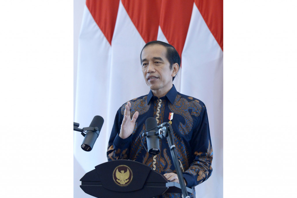 “Sering saya sampaikan, gas dan rem ini harus betul-betul kita kendalikan, kelola, dan manage dengan baik,” kata Presiden saat membuka Rakornas Pengadaan Barang/Jasa Pemerintah Tahun 2020 lewat konferensi video.
