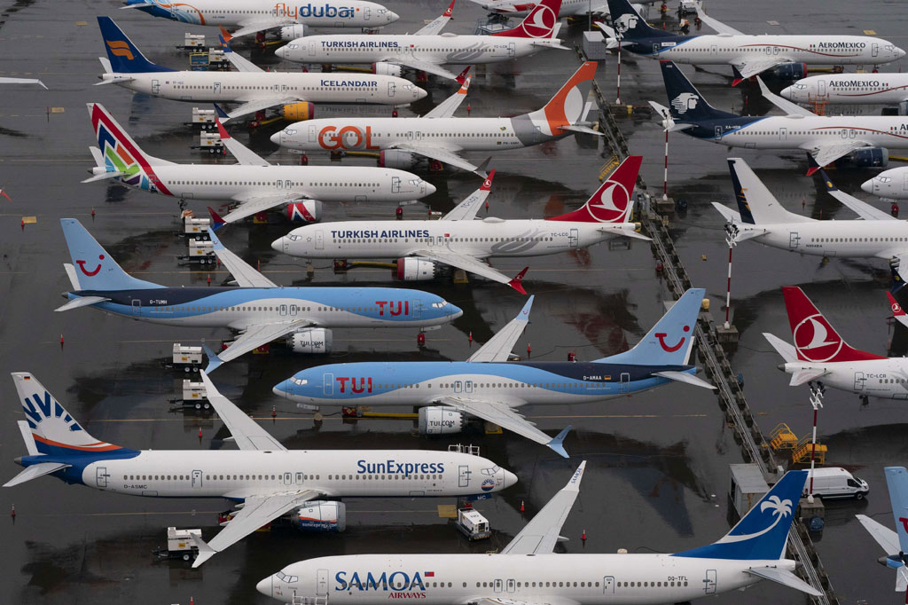 Kepala Badan Penerbangan Federal AS (FAA) Steve Dickson pada Rabu, 18 November 2020 waktu setempat, menandatangani perintah pencabutan larangan terbang 737 MAX, yang merupakan larangan terlama dalam sejarah penerbangan komersial.