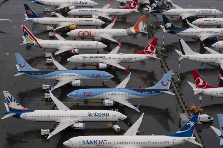 Kepala Badan Penerbangan Federal AS (FAA) Steve Dickson pada Rabu, 18 November 2020 waktu setempat, menandatangani perintah pencabutan larangan terbang 737 MAX, yang merupakan larangan terlama dalam sejarah penerbangan komersial.