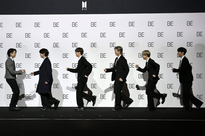 Album 'BE' dirilis dalam format edisi 'deluxe'. Album ini juga disebut sebagai musik paling 'BTS-esque' atau yang paling bergaya seperti BTS, dan menyampaikan pesan bahwa hidup harus tetap berjalan dalam keadaan normal baru.