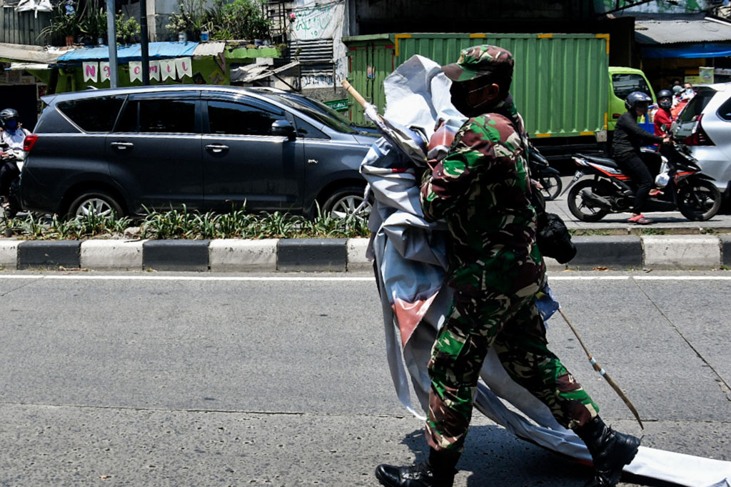 Kegiatan patroli pengamanan dan pembersihan baliho-baliho tak berizin turut dilakukan di wilayah-wilayah lainnya yang berada di bawah pengamanan Kodam Jaya/Jayakarta. Kegiatan itu pun didukung oleh Pangdam Jaya Mayjen Dudung Abdurachman.