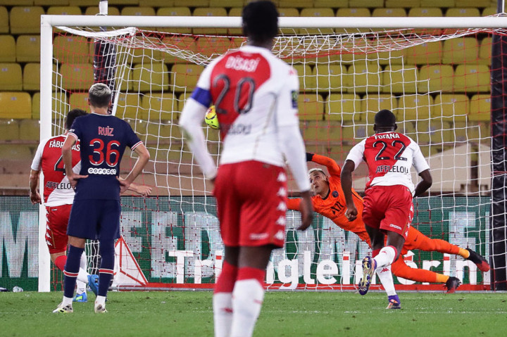 Pada menit ke-79 Monaco memperoleh hadiah tendangan penalti setelah Abdou Diallo menjatuhkan Volland di dalam area terlarang. Tembakan 12 pas dihadapi oleh Fabregas yang dengan dingin memperdaya Navas untuk membawa Monaco berbalik memimpin 3-2.