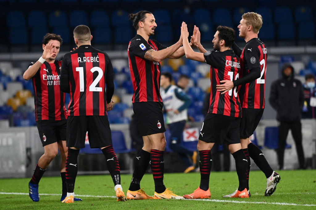 Tiga gol Milan lahir dari brace Zlatan Ibrahimovic (menit ke-20 dan 54'), serta Jens Petter Hauge menjelang laga berakhir. 
