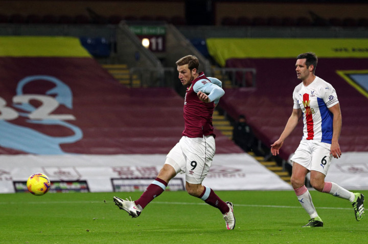 Gol itu diciptakan secara kolektif diawali umpan silang Johann Berg Gudmundsson yang berusaha dihalau Cheikhou Kouyate, tetapi bola bisa diamankan Jay Rodriguez untuk diteruskan ke arah Wood yang kemudian melepaskan tembakan keras ke gawang tim tamu.