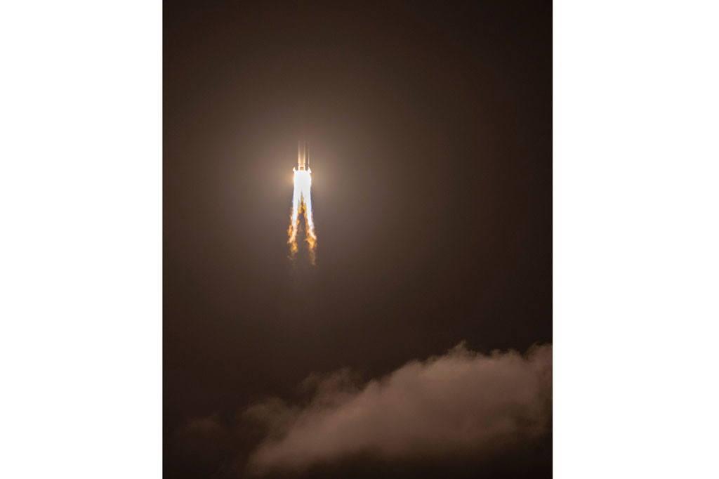 Tujuan misi ini adalah untuk menyekop batuan bulan dan tanah guna membantu para ilmuwan mempelajari tentang asal-usul, formasi, dan aktivitas vulkanik Bulan di permukaannya. Misi aslinya, yang direncanakan pada 2017, ditunda karena kerusakan mesin pada roket Long March 5.