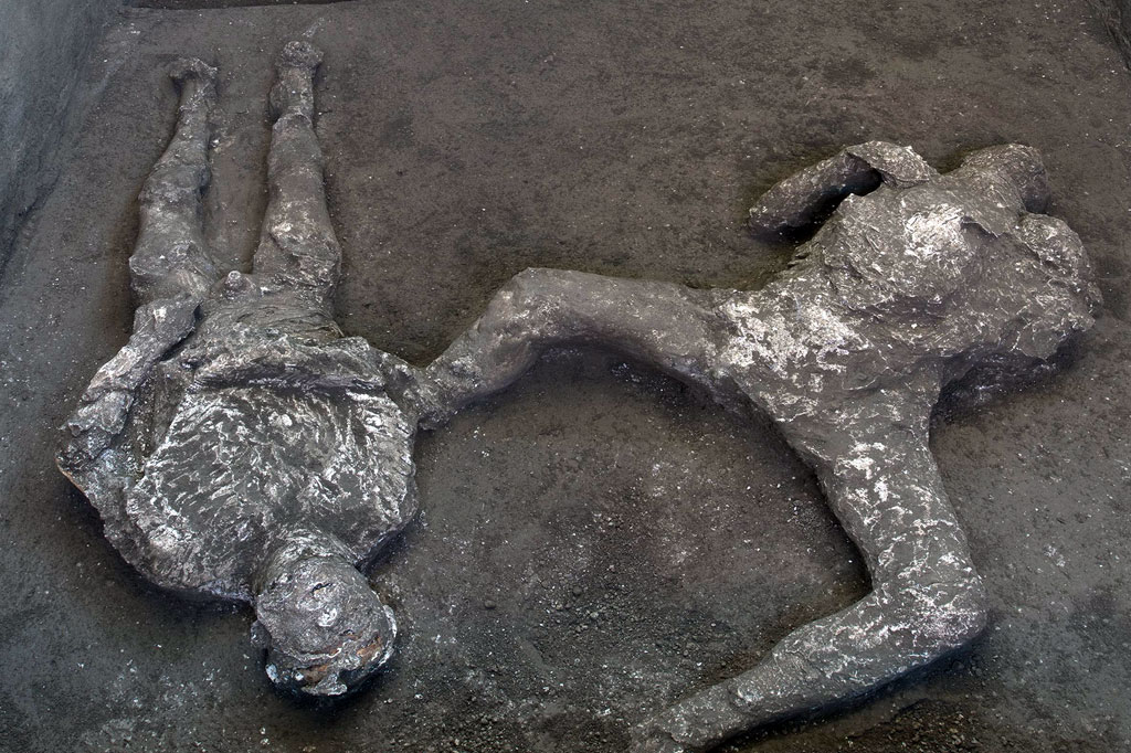 Kota Pompeii hancur tenggelam dalam abu setelah letusan Gunung Vesuvius pada 79 Masehi. Sekarang tempat itu menjadi objek wisata kedua yang paling banyak dikunjungi di Italia setelah Colosseum Roma, menerima hampir 4 juta kunjungan tahun lalu.