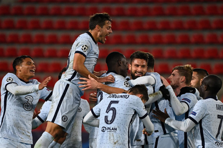 Chelsea menjadi tim pertama yang melaju ke babak 16 besar Liga Champions seusai menundukkan tuan rumah Rennes 2-1 dalam laga keempat Grup E di Stadion Roazhon Park, Prancis, Rabu, 25 November 2020 dini hari WIB. Gol kemenangan The Blues dicetak oleh Olivier Giroud.