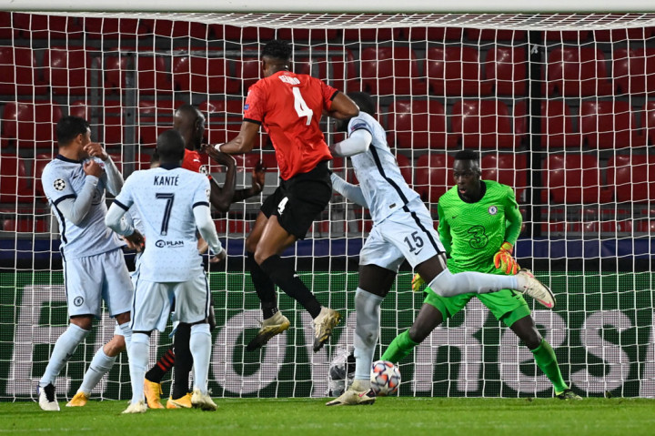 Pada menit ke-73 dan 74, Rennes memperoleh dua peluang beruntun lewat Sehrou Guirassy dan tandukan Gerzinho Nyamsi. Tetapi bekas kipernya, Edouard Mendy, tampil gemilang untuk mementahkan dua kesempatan itu.