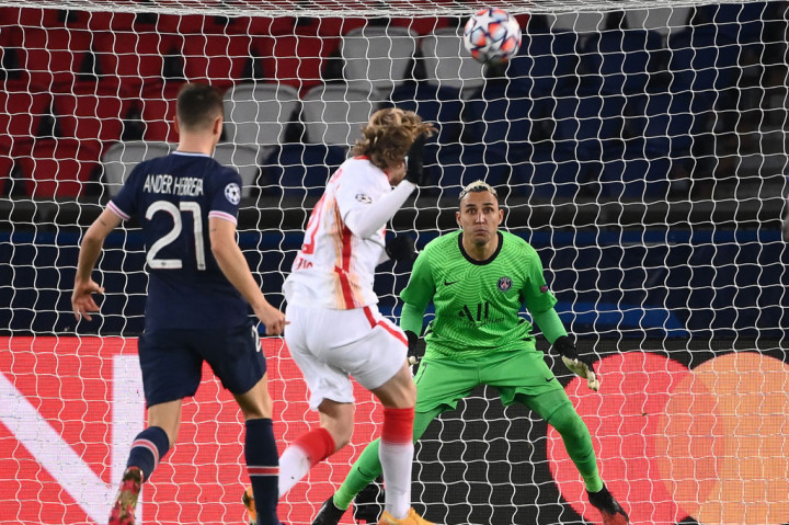 Kendati tetap dominan, Leipzig tak banyak menciptakan peluang berbahaya di babak kedua. Sebagian besar percobaan mereka masih melenceng dari sasaran. Skor 1-0 bertahan hingga laga usai.