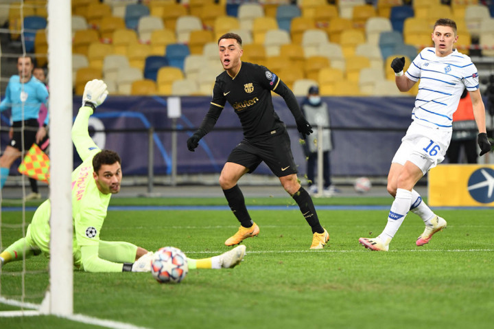 Tujuh menit memasuki babak kedua, Barcelona berhasil membuka keunggulan lewat tembakan Sergino Dest menyelesaikan umpan Martin Braithwaite ke pojok kiri bawah gawang tuan rumah.