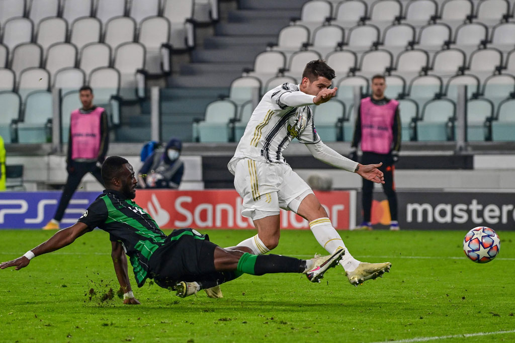 Momentum kebangkitan Juve tampak semakin nyata pada babak kedua. Sayang dua peluang lewat Federico Bernardeschi dan Alvaro Morata masih digagalkan tiang gawang.
