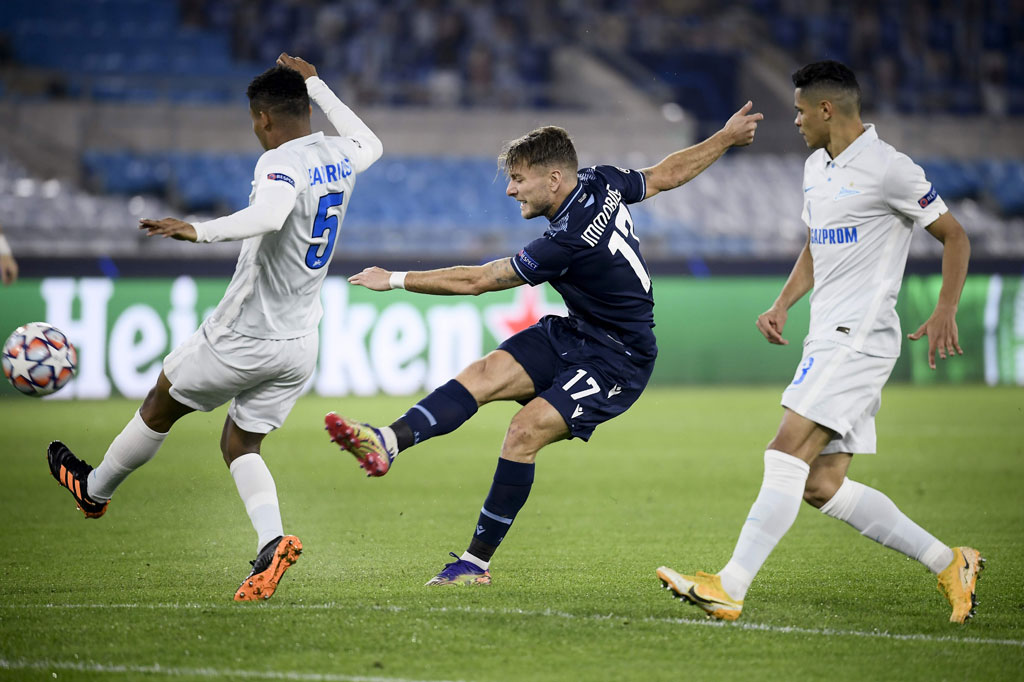 Pertandingan baru berusia tiga menit saat Lazio membuka keunggulan. Menerima operan Lucas Leiva dengan posisi membelakangi gawang, Ciro Immobile kemudian melepaskan tembakan sambil berputar untuk mengarahkan bola ke sudut gawang Zenit.