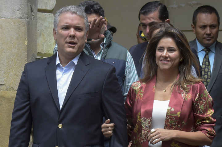 Ibu Negara Kolombia, Maria Juliana Ruiz, positif terinfeksi virus korona (covid-19) tanpa menunjukkan gejala, demikian informasi pemerintah pada Selasa, 24 November 2020 waktu setempat.