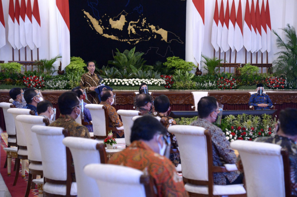 Presiden Jokowi menyampaikan bahwa empat fokus kebijakan Pemerintah dalam APBN 2021, yaitu penanganan kesehatan, perlindungan sosial, pemulihan ekonomi, dan reformasi struktural.