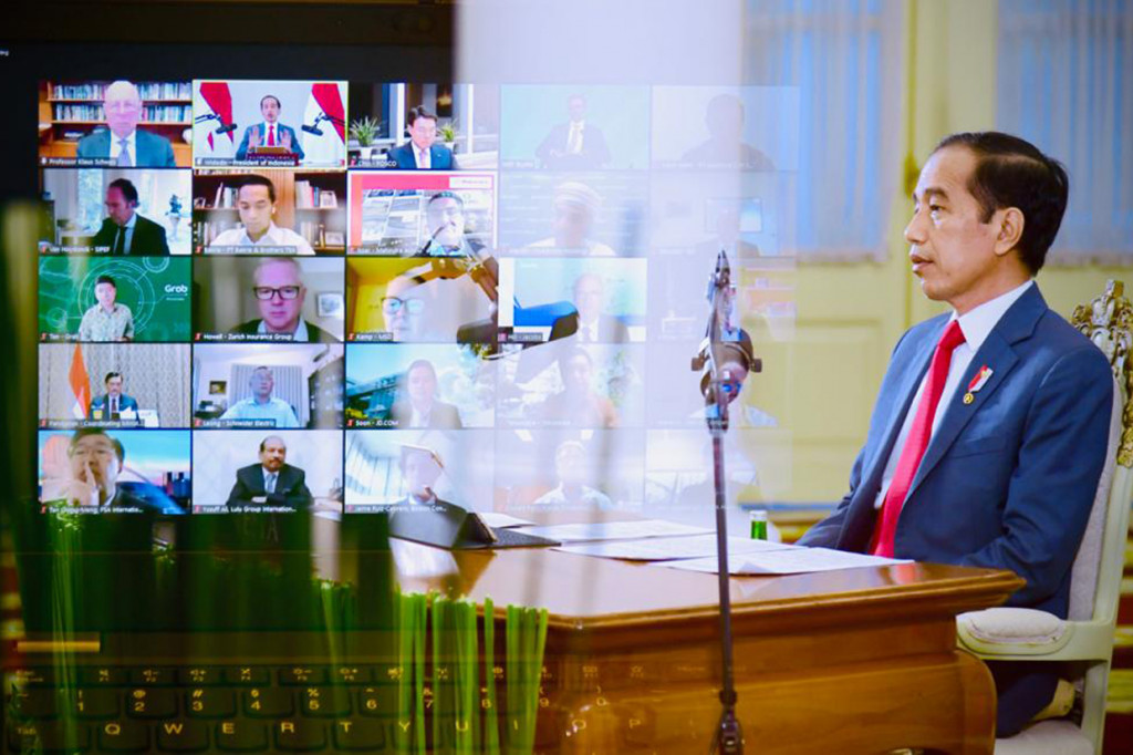 Presiden Joko Widodo menghadiri pertemuan World Economic Forum (WEF) Special Virtual on Indonesia melalui video konferensi dari Istana Kepresidenan Bogor, Provinsi Jawa Barat.