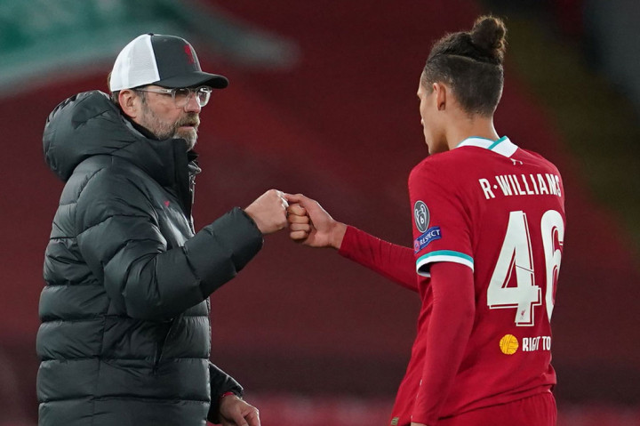 Meski kalah, Liverpool tetap berada di peringkat pertama klasemen sementara, namun jarak mereka hanya terpaut dua poin baik dari Ajax maupun Atalanta yang mengoleksi tujuh poin.