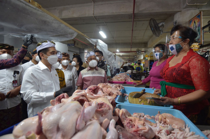 Menurut Mendag, harga kebutuhan pokok menjelang Nataru di Indonesia relatif stabil. Hal itu juga berlaku pasokan kebutuhan pokok masyarakat Indonesia jelang Nataru juga relatif stabil. 
