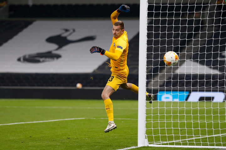 Memasuki babak kedua, Tottenham tak mengendurkan serangan. Pada menit ke-63, Harry Winks mencetak gol indah dari jarak jauh. Melihat posisi kiper Ludogorets, Plamen Iliev, jauh dari sarangnya, Winks melepaskan sepakan terukur untuk kembali menggetarkan jala lawan.