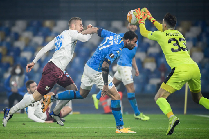 Andrea Petagna berpeluang memperbesar keunggulan Napoli. Beruntung kiper Nevistic berhasil mengamankan bola yang mengancam gawangnya. Skor 2-0 tetap bertahan hingga laga usai.