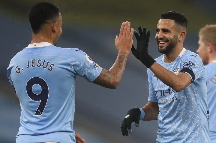 Manchester City meraih kemenangan telak 5-0 saat menjamu Burnley di lanjutan Liga Inggris. Riyad Mahrez mencetak hattrick dalam kemenangan ini. AFP Photo/Martin Rickett