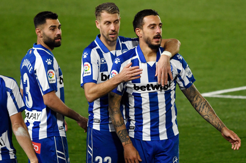 Sementara Alaves naik ke urutan sembilan dengan 13 poin dari 11 pertandingan.