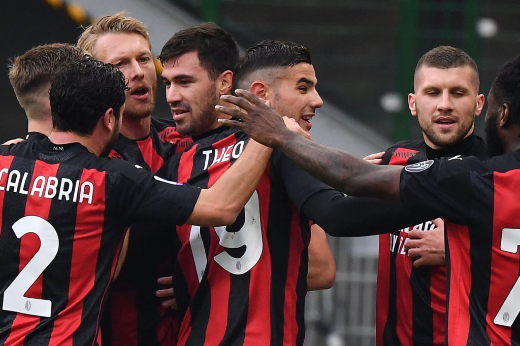 Alessio Romagnoli mencetak gol pertama Milan di menit ke-17.