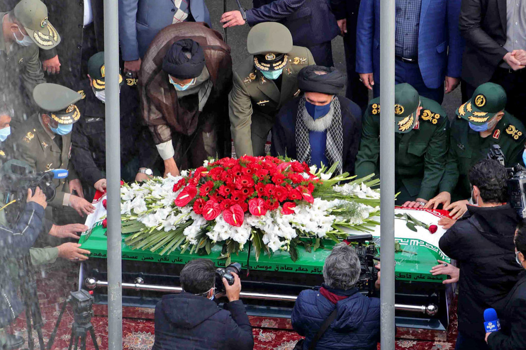 Mohsen Fakhrizadeh Mahabadi adalah seorang brigadir jenderal di Korps Garda Revolusi Iran. Dia seorang ilmuwan dan ahli fisika yang turut mendirikan program nuklir militer Iran tahun 2000-an.