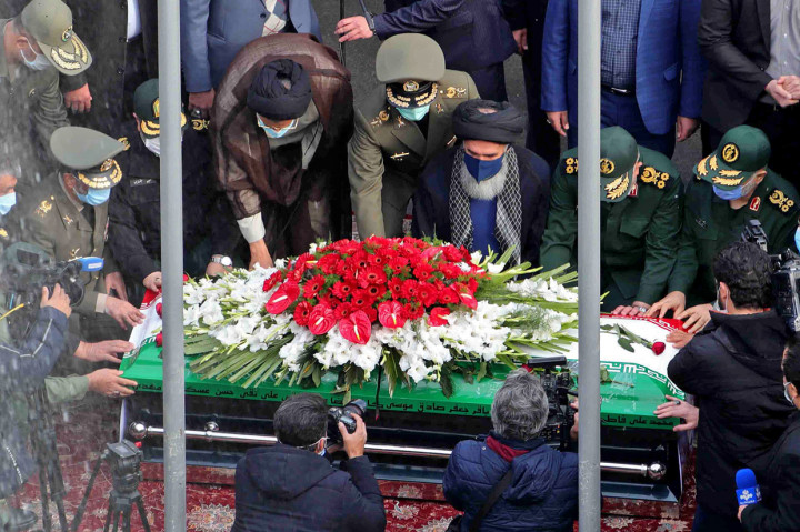 Mohsen Fakhrizadeh Mahabadi adalah seorang brigadir jenderal di Korps Garda Revolusi Iran. Dia seorang ilmuwan dan ahli fisika yang turut mendirikan program nuklir militer Iran tahun 2000-an.