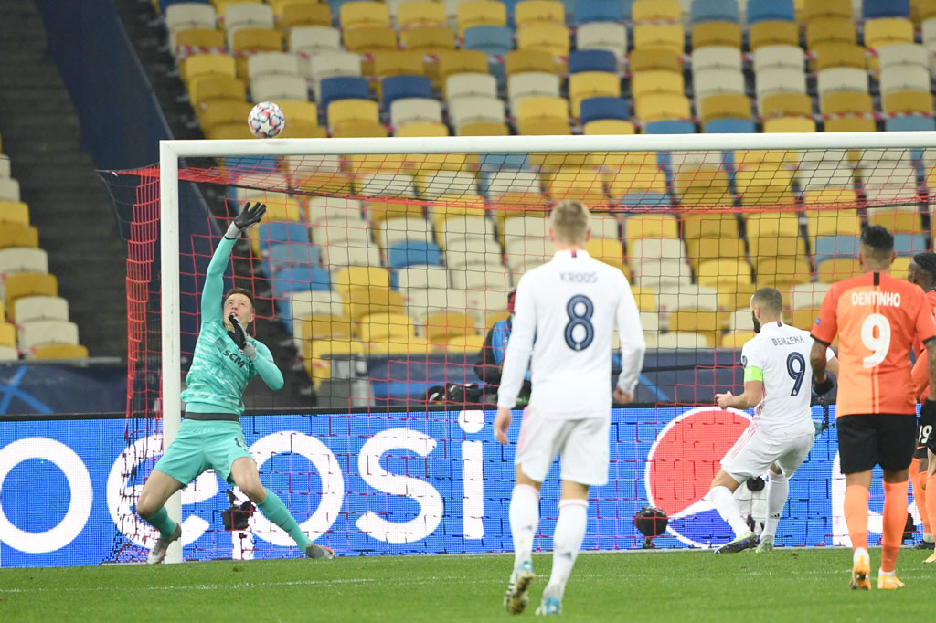 Pada pertandingan tersebut, Marco Asensio memiliki peluang emas untuk memecah kebuntuan pada menit ke-5. Sayang sepakan jarak dekatnya masih membentur tiang gawang. Peluang berikutnya milik Real didapat lewat Benzema. Namun tembakannya dapat digagalkan kiper Anatoli Trubin. 