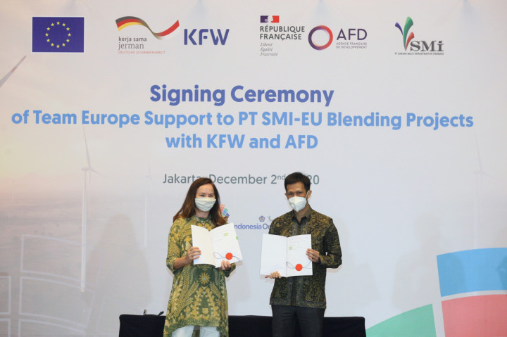 Dana hibah dari Uni Eropa ini diberikan kepada PT SMI melalui platform SDG Indonesia One (SIO) yaitu platform yang dibentuk untuk memfasilitasi dukungan dari para mitra strategis, multilateral, dan filantropi untuk disalurkan kepada proyek-proyek infrastruktur berwawasan lingkungan.