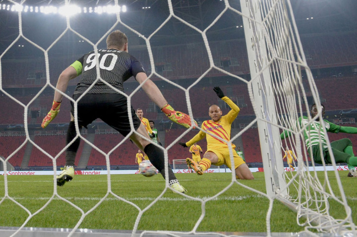 Enam menit kemudian, kegagalan Abraham Frimpong menyapu umpan silang Ousmane Dembele dimanfaatkan oleh  Braithwaite untuk mencocor bola masuk ke pojok bawah kanan gawang. Skor 2-0 untuk Blaugrana.