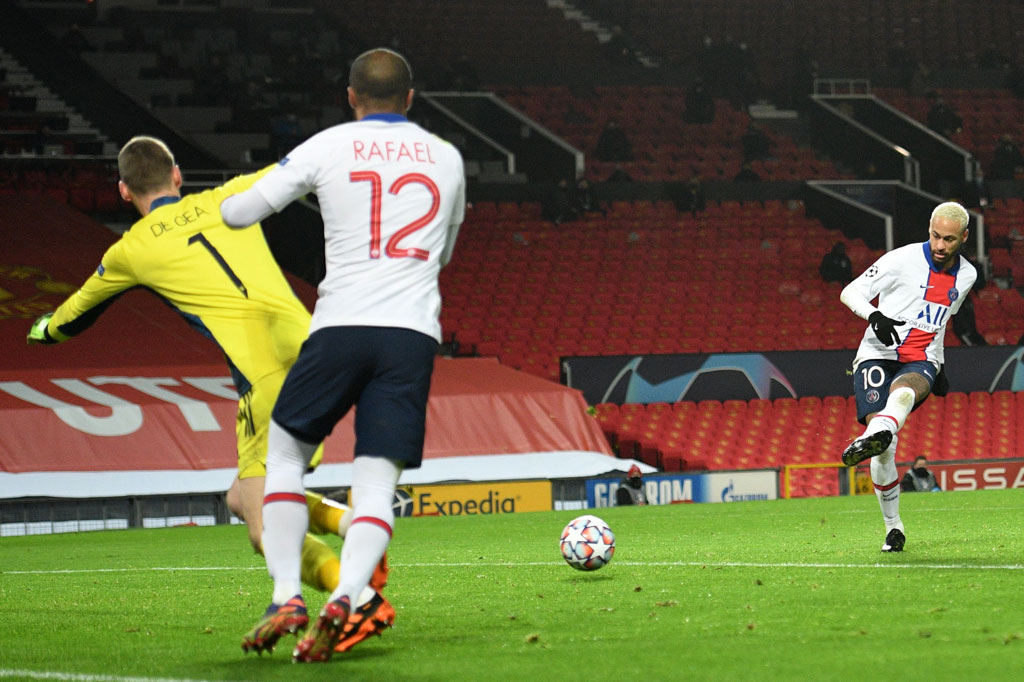 Di penghujung laga, Neymar mencetak brace untuk membawa timnya unggul 3-1. Lewat serangan balik cepat, Rafinha mengirim umpan ke Neymar yang tinggal menceploskan bola untuk menyempurnakan kemenangan 3-1 PSG.