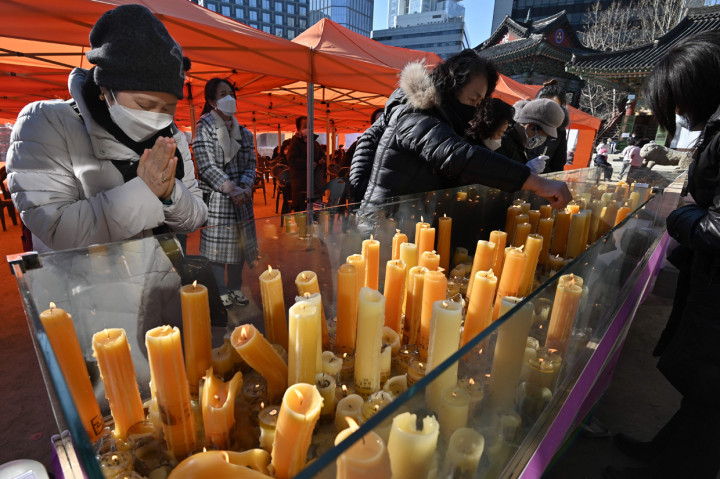 Ujian diikuti ratusan ribu siswa, termasuk puluhan siswa pasien Covid-19.
