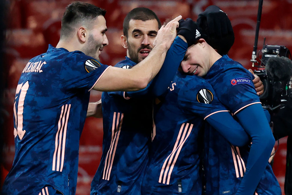 Pemain pengganti Emile Smith Rowe melengkapi kemenangan menjadi 4-1 pada menit ke-66, setelah menuntaskan umpan matang Ainsley Maitland Niles.