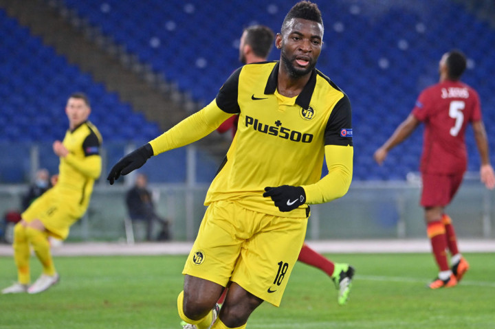 Roma dikejutkan oleh Young Boys yang memecah kebuntuan melalui gol Jean Pierre Nsame pada menit ke-34. Menerima bola panjang, Nsame mampu mengatasi kawalan pemain bertahan tuan rumah Bryan Cristante, sebelum kemudian menaklukkan kiper Pau Lopez melalui sepakan dari sudut sempit.