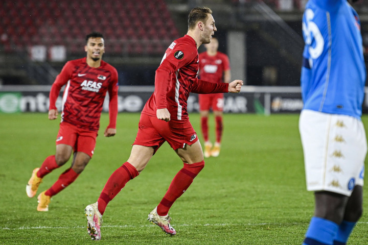 AZ harus menunggu hingga menit ke-53 untuk memaksa kedudukan imbang 1-1. Berawal dari situasi tendangan sudut, umpan Teun Koopmeiners disambar Bruno Martins Indi untuk menggetarkan gawang Ospina.