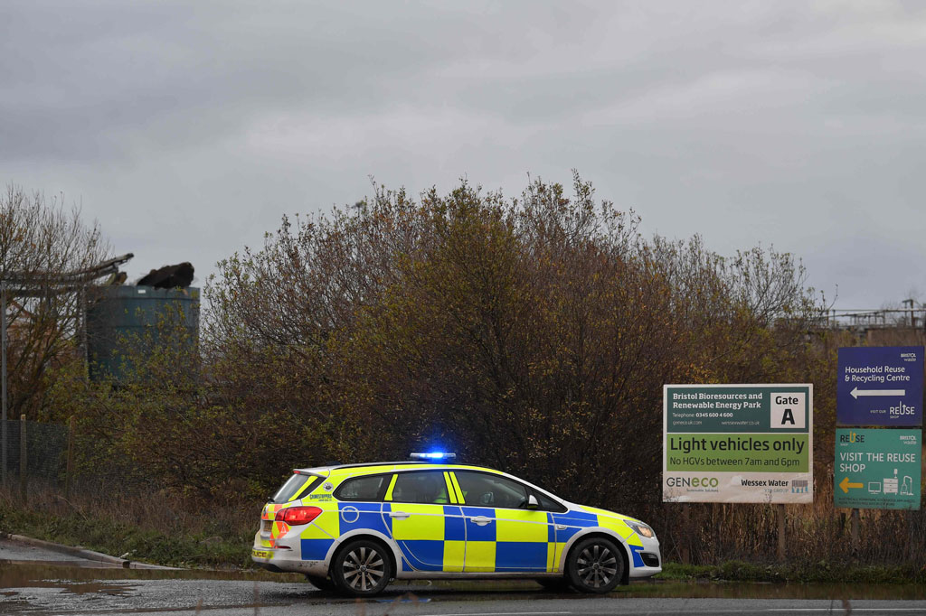 Kepala Polisi Avon dan Somerset Inspektur Mark Runacres mengatakan bahwa ledakan di pabrik yang dioperasikan oleh Wessex Water terjadi di silo yang menampung bio-solid yang telah diolah sebelum didaur ulang sebagai kondisioner tanah organik.