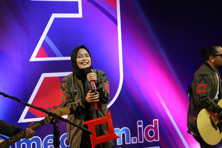 Penampilan grup band Kotak dalam acara Konser Digital Spesial HUT ke-3 Medcom.id 'Terus Memberi Arti'.