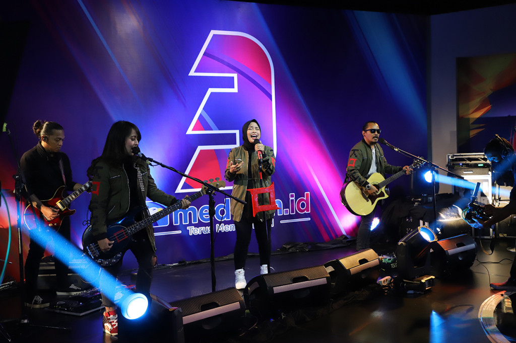 Konser digital ini turut dimeriahkan oleh grup band Kotak dengan menunjukkan penampilan ciamik mereka. 
