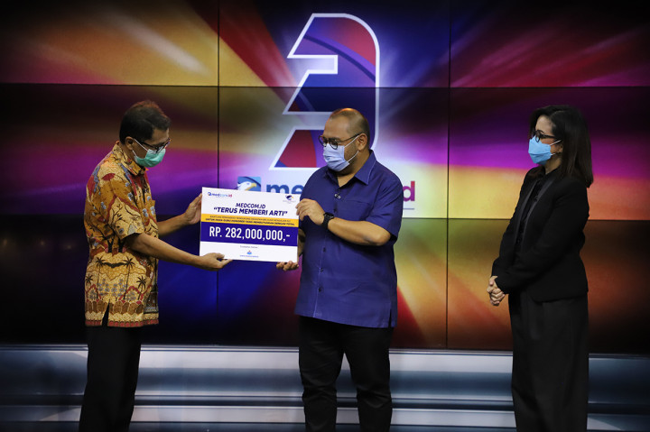 Di momen ulang tahun ketiga, Medcom.id juga menggalang donasi untuk para guru honorer di Indonesia. Donasi yang terkumpul sebesar Rp282.000.000. 